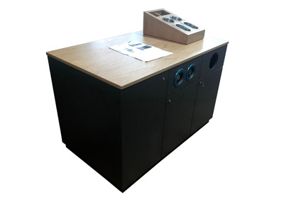 Kaffeepoint für Kaffeeautomaten mit Becherauszug, Schubladen und Zubehörkasten
